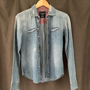 🌸AE button down jean shirt🌸
